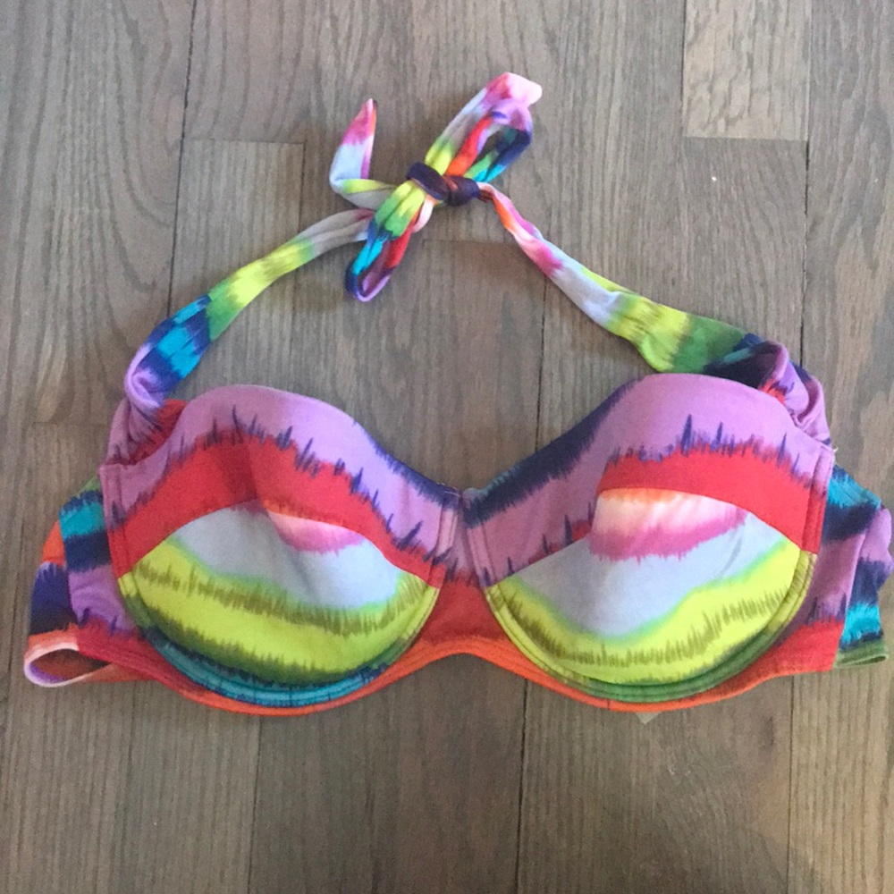 Victoria’s Secret bikini top